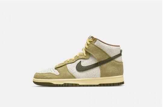 The DO6713-300 Nike Dunk High Re-Raw will be released in 2022